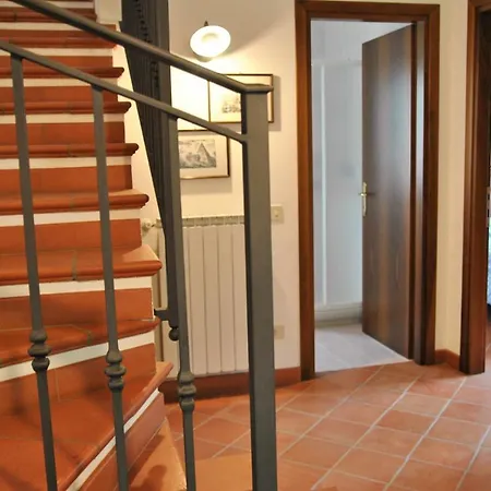 Il Casolare Country House Con Piscina 이트리