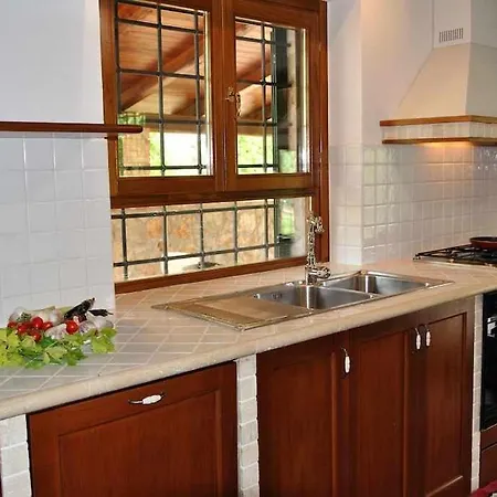 빌라 Il Casolare Country House Con Piscina 이트리